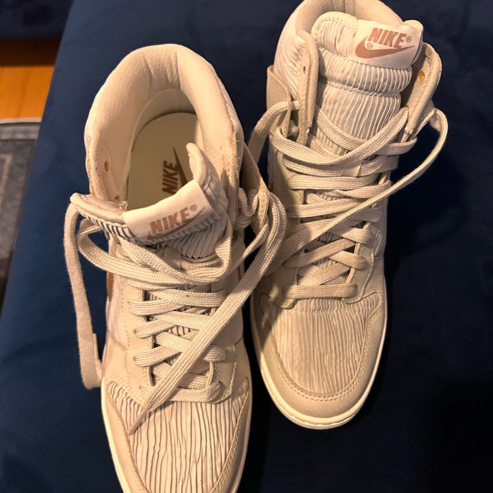 Nike platform shoes